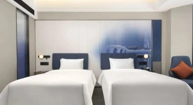 Номер Standard Yuzhou Hampton by Hilton