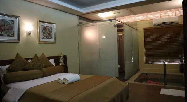Люкс Deluxe Splash Suites Hotel Laguna