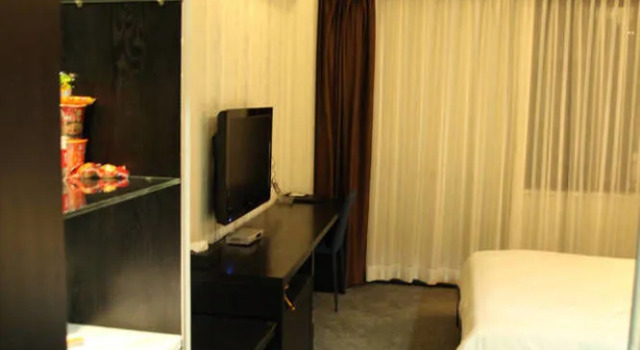 Xi En Express Hotel Jili(洛阳吉利悉恩酒店), Rezerwuj Hotel Hotele w Luoyang z parkingiem, Parking