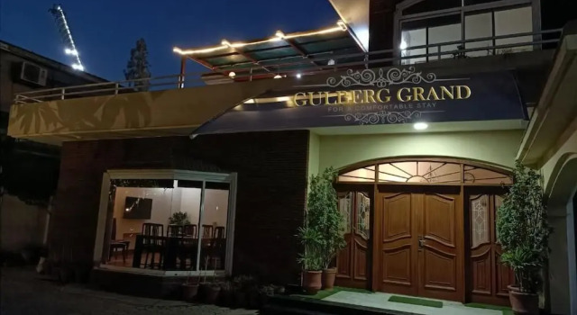 Hotel Gulberg Grand, Rezervasyon Otel Gulberg Lahor, Fortress Square yakınında
