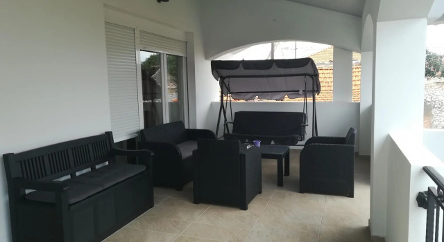Modern Apartment With Big Roofed Terrace Garden Sun Shower 200M From The Sea, Забронировать Апартаменты/квартира Апартаменты Задарской жупания, рядом с Пляж Старенице, Апартаменты/квартира