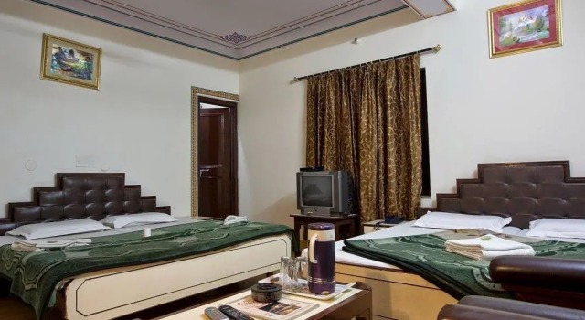 Четырёхместный номер Standard Hotel Kalyan