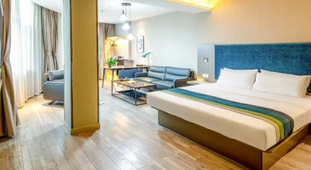 Люкс Homeinn Selected Hotel