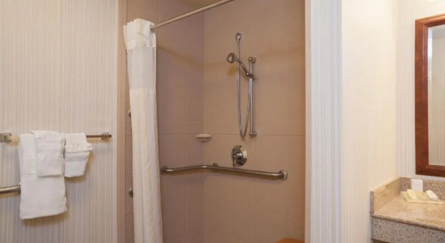 Четырёхместный номер Standard Wingate by Wyndham St. Paul/Oakdale/Woodbury