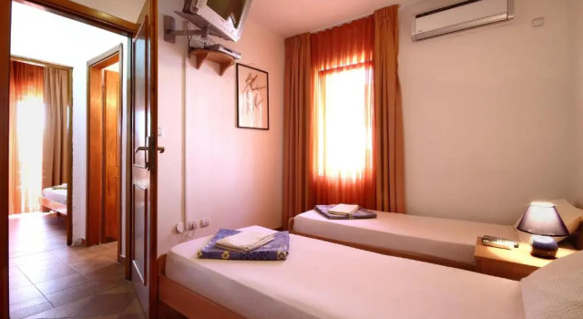 Студия с балконом Apartments Fjondra