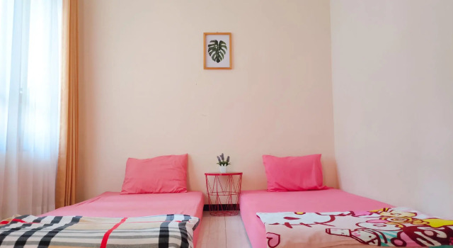 Standard Doppel Zimmer Green Surabaya Homey