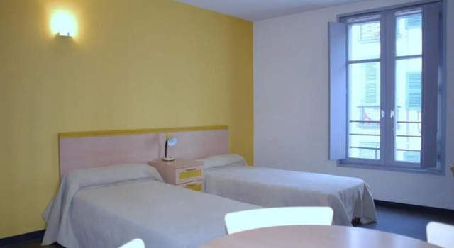 Temporesidence Chateauneuf, Забронировать Отель Байонна French Basque Country, рядом с Университет По-э-де-Пе-де-л'Адур