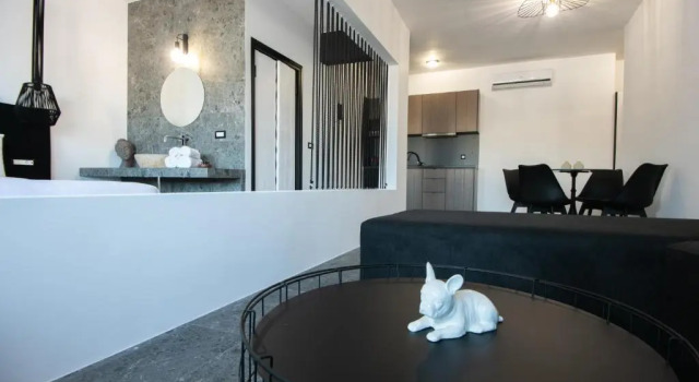 Kalypso Suites Hotel