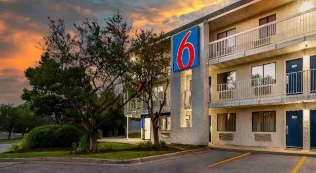 Motel 6 Chicago Northwest - Rolling Meadows, Rezerwuj Motel Rolling Meadows 