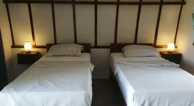 Gino's Place - Bungalows and Restaurant, Rezervovat Hotel Levné hotely v Gotong Royong