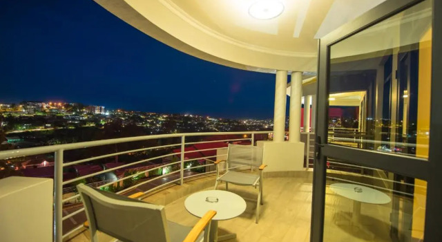 Полулюкс с балконом The Court Boutique Hotel