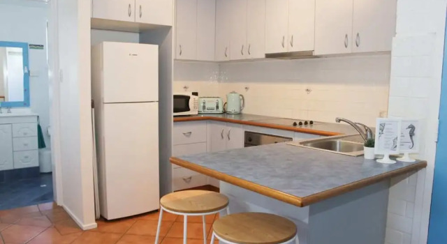 Апартаменты c 1 комнатой с балконом Lovely 1 Bedroom Apartment Steps to the Beach