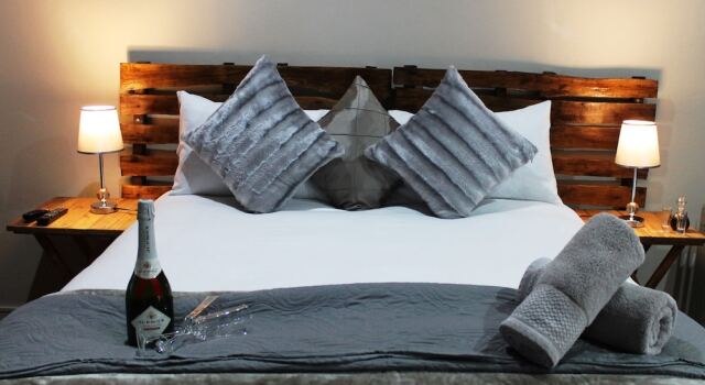 FlyDeAar Guesthouse, Book Pension Hoteller i Northern Cape med morgenmad, Morgenmad