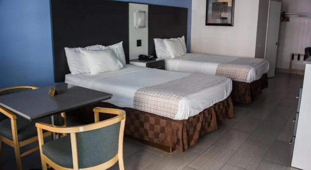 Четырёхместный номер Standard с частичным видом на океан Ambros Daytona, Trademark Collection by Wyndham
