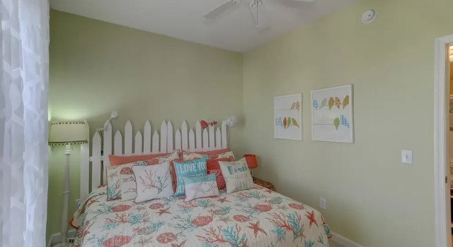 Seaside Villa 302 on Folly Beach, Забронировать Вилла Коттеджи Южной Каролины, Коттедж