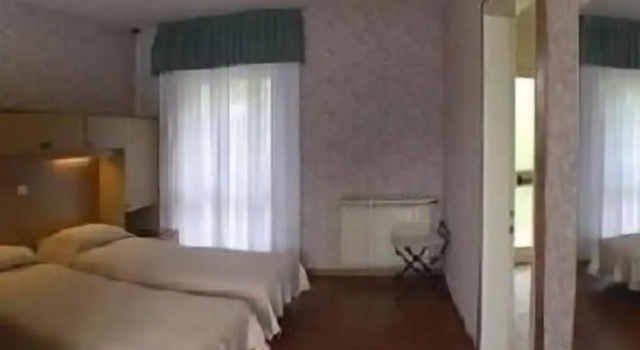 Трёхместный семейный номер Standard Hotel Nike