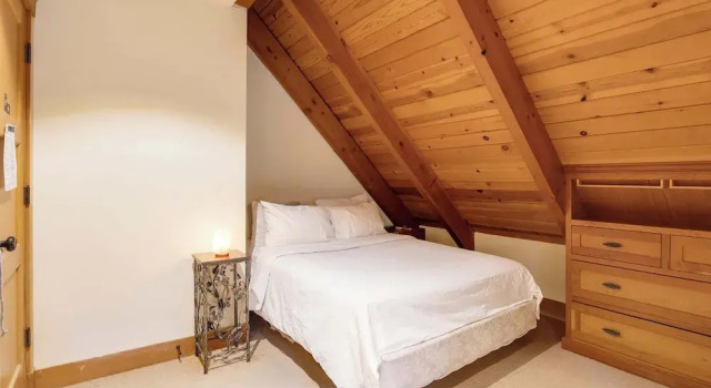 Carnelian Bay Getaway, Забронировать Дом для отпуска Отели Карнелиан-Бэй с парковкой, рядом с Hwy 28 at Old County Rd Bus Stop, Парковка