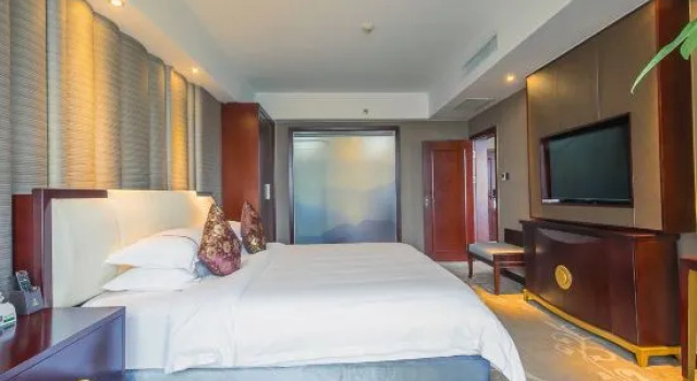 Люкс Deluxe Galaxy International Hotel