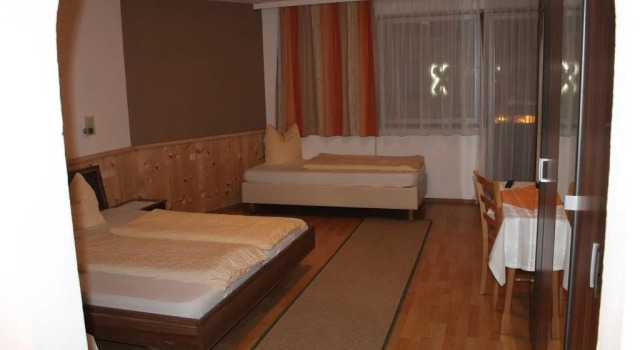 Gasthof Kirchenwirt Zell Am Ziller, Rezervovat Hotel Hotely v Tyrolsko se snídaní, Snídaně