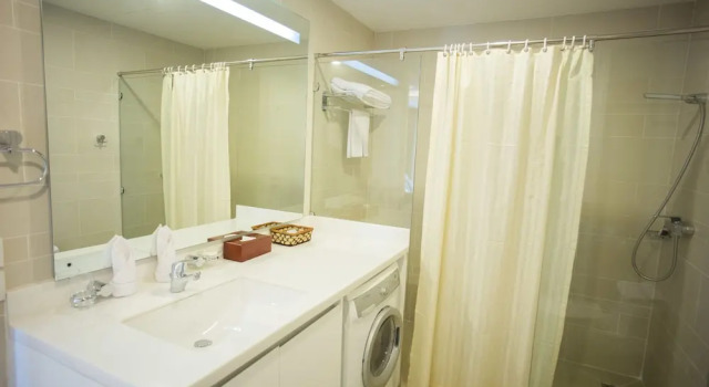 Студия Bellevue Serviced Apartments