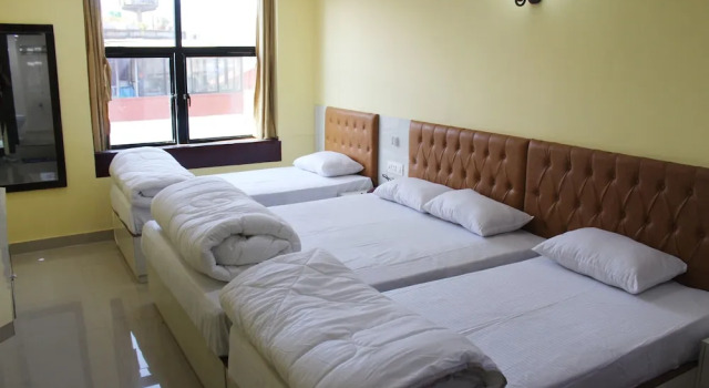 Четырёхместный номер Deluxe Hotel Raj Mahal
