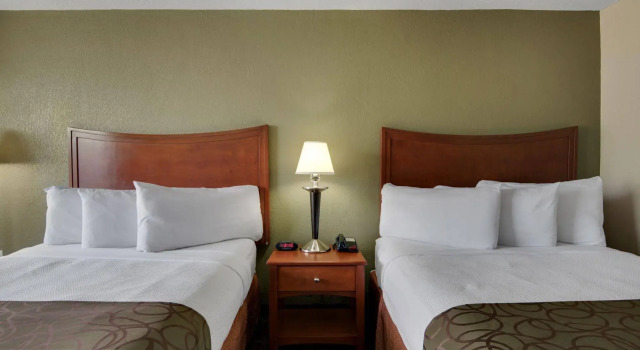 Baymont by Wyndham Panama City Beach, Забронировать Отель Отели Панхэндл Флориды с парковкой, Парковка