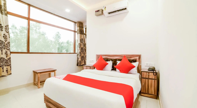 OYO Flagship 49858 Comfort Inn