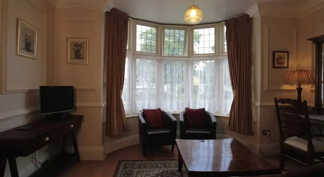 Acorn Guest House in Hull, Забронировать Гостевой дом Кингстон-апон-Халл Восточный райдинг Йоркшира, рядом с Халлский университет