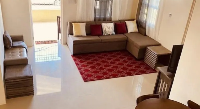 Jhadano Villa 3BR Pool Shuttle 3 Mins to Beach