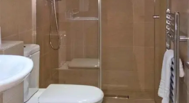 Fernlea Garden 2, Забронировать Отель Отели Лондона с парковкой, рядом с Лондонский музей швейных машин, Парковка