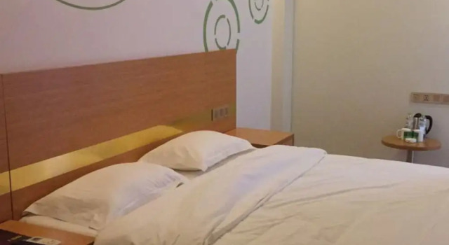 Двухместный номер Standard GreenTree Inn Jinan Changqing District Changqing University Town Express Hotel