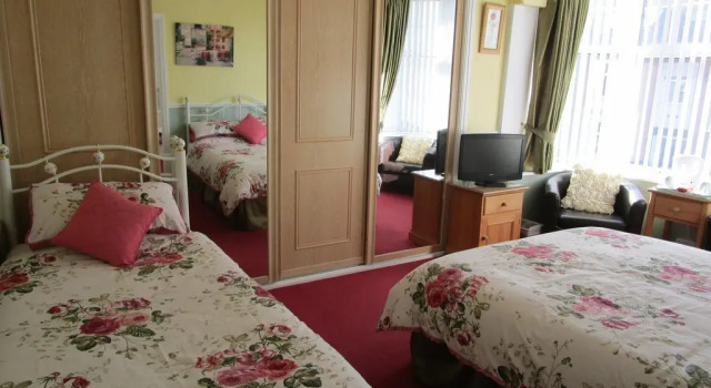 Burlington Quays, Забронировать Отель Бизнес-отели Бринлингтон, 4* 5*