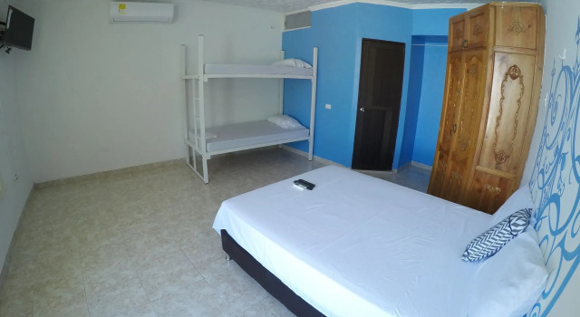 Wonderland Hostel By GB Collection