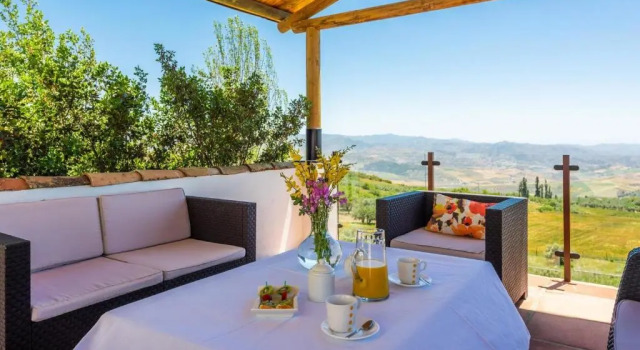 Villa Las Gayumbas Villanueva de la Concepcion by Ruralidays, Varaa Villa Mökit kohteessa Malaga Province, Mökki