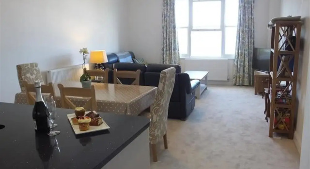 Newbridge House Apartment 2
