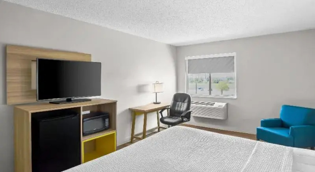 Трёхместный номер Standard Days Inn by Wyndham Collinsville St Louis