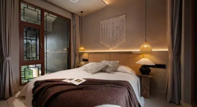 Люкс с балконом и с видом на озеро Linghu Bieyuan Homestay