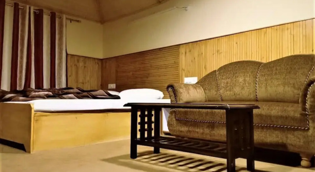Коттедж Triund Camps Riverside Resort