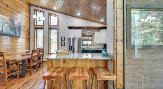 Коттедж с 2 комнатами Furnished Deck, Hot Tub! Family Gem in Broken Bow
