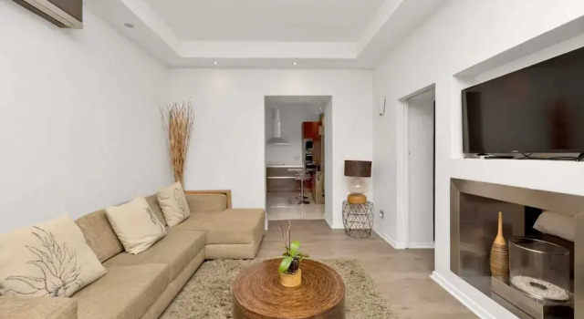 1 Bedroom Townhouse in De Waterkant, Забронировать Дом для отпуска Коттеджи Кейптауна, рядом с MyCiTi Station Cape Town Stadium, Коттедж