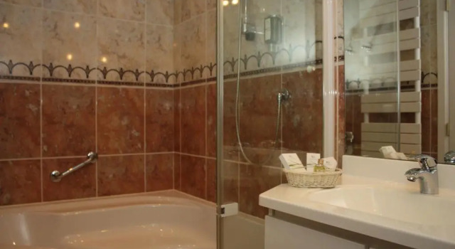Семейный номер Standard Hotel La Ferronniere