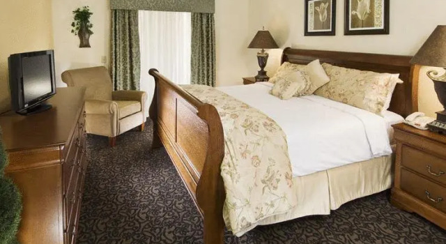 Orlando Courtyard Suites