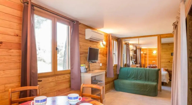 Chalet with 2 Bedrooms in Le Beausset, with Wonderful Mountain View, Private Pool And Enclosed Garden - 8 Km From the Beach