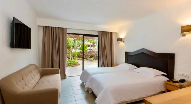 Двухместный номер Superior с видом на бассейн Kabila Hotel & Spa