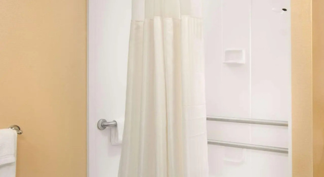 Четырёхместный номер Standard Hampton Inn Cleveland Tennessee