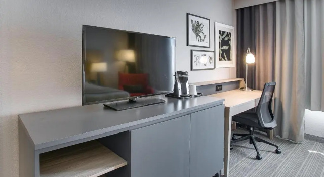 Двухместный люкс Country Inn & Suites by Radisson, Wichita East, KS