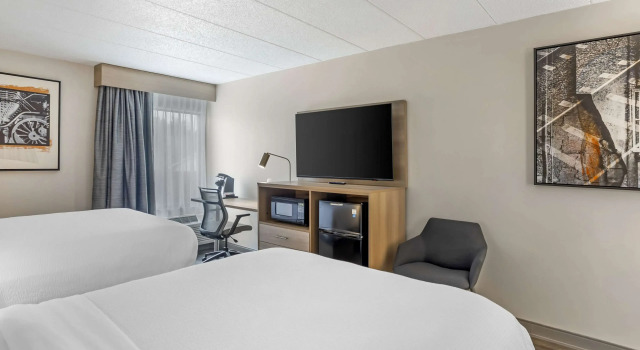 Четырёхместный люкс Best Western Plus Heritage Rail-South York/I-83