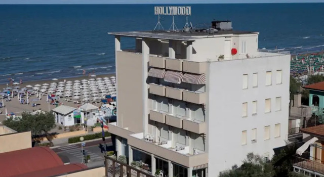 Hotel Hollywood, Забронировать Отель Отели Побережья Марок 3 звезды, 3*