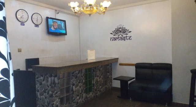Roneks Royal Hotel & Suites, Book Hotel Ikeja 