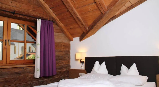 Hotel Kirchenwirt, Забронировать Отель Кирхберг-ин-Тироль Brixental, рядом с Гондольный подъемник Майерльбан (нижняя станция)